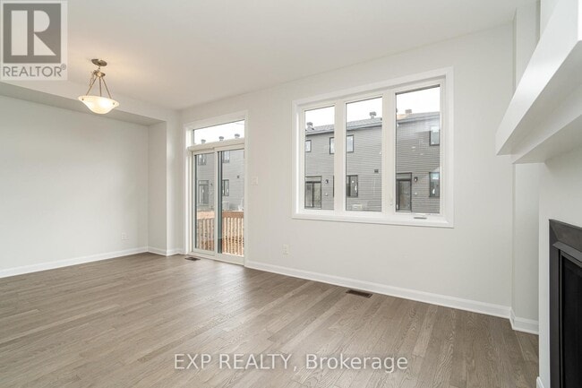 Photo du bâtiment - 216 Shallow Pond Pl