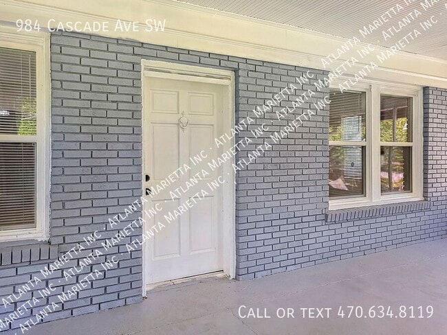 Building Photo - 984 Cascade Ave SW