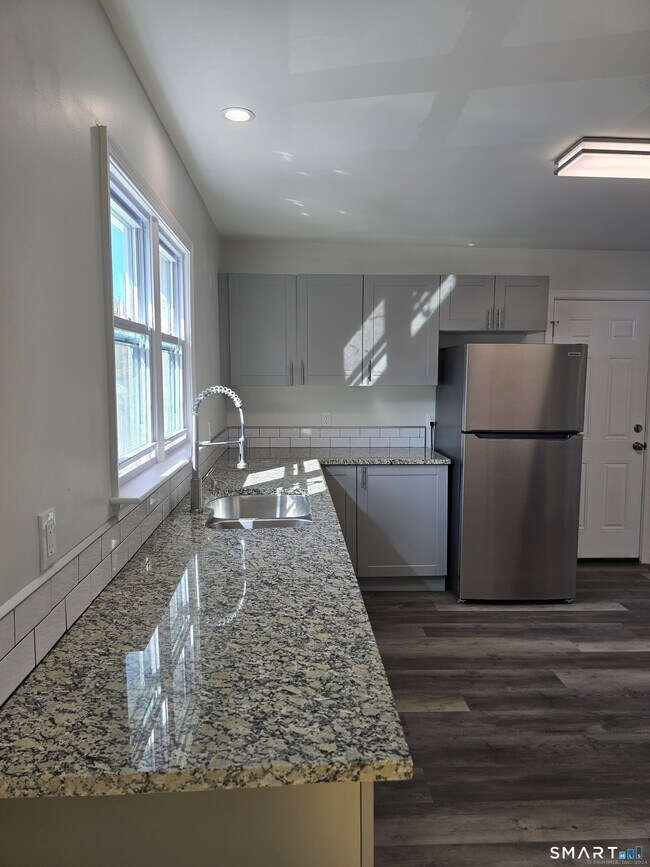 Building Photo - 508 Garfield Ave