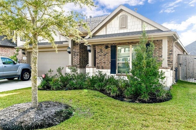 Building Photo - 20207 Maple Landing Dr