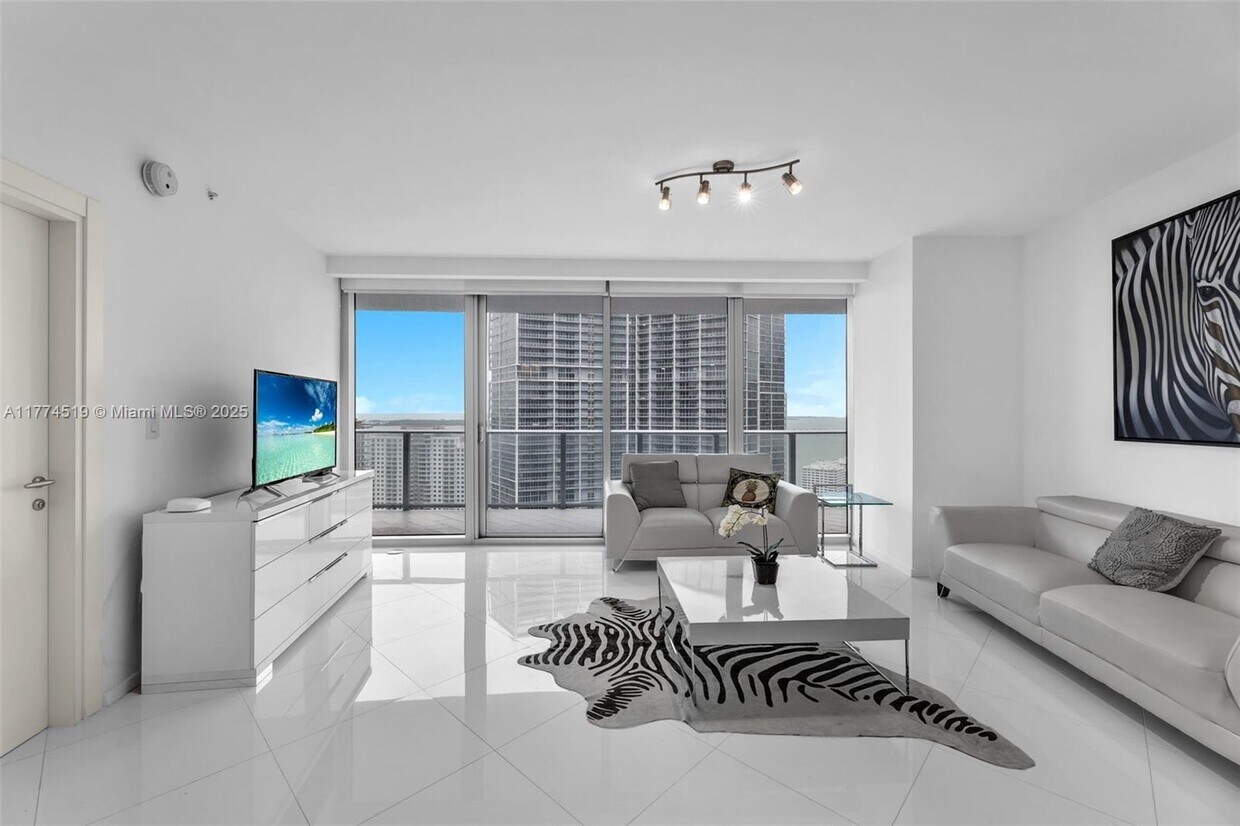Primary Photo - 200 Biscayne Blvd