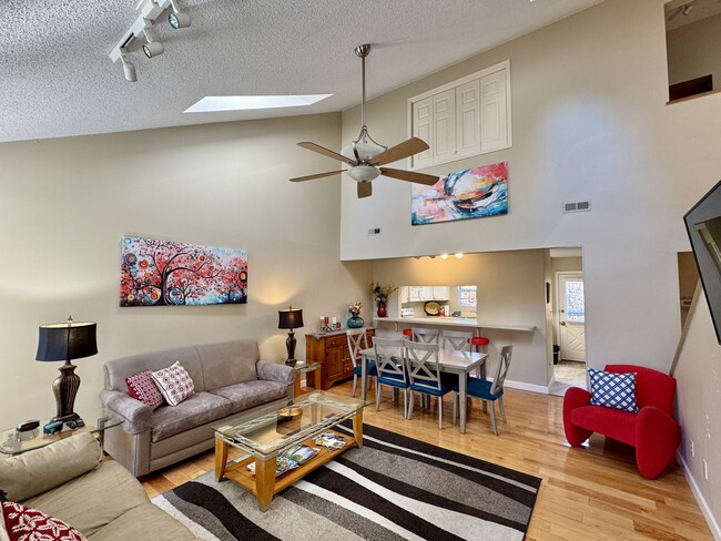 Building Photo - 308 Chota View Pl