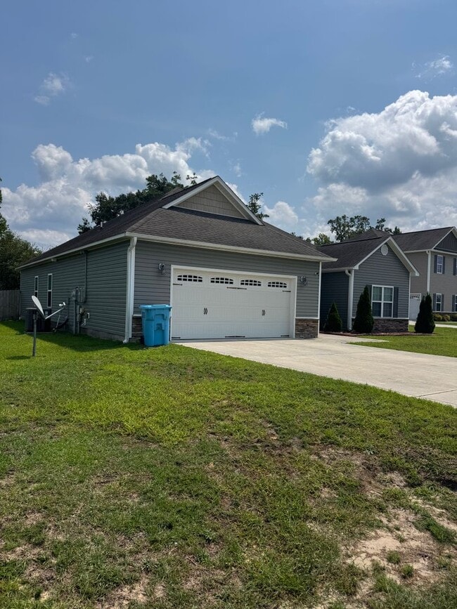 Building Photo - 157 Prelude Dr