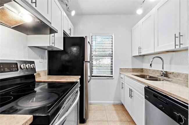 Foto del edificio - 11632 NW 26th Ct