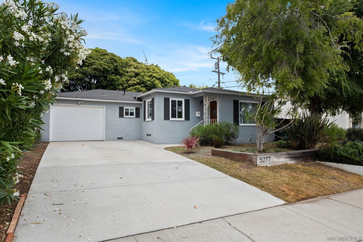 Foto principal - 5277 Cass St