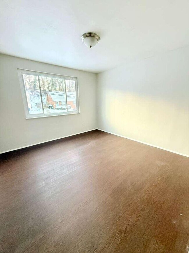 Foto del edificio - Beautiful UPDATED 4bd 2ba Home in Penn Hills!