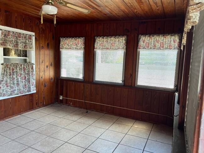 Foto del edificio - ** AS IS CONDITION** 2 Bedroom 2 bath on a...