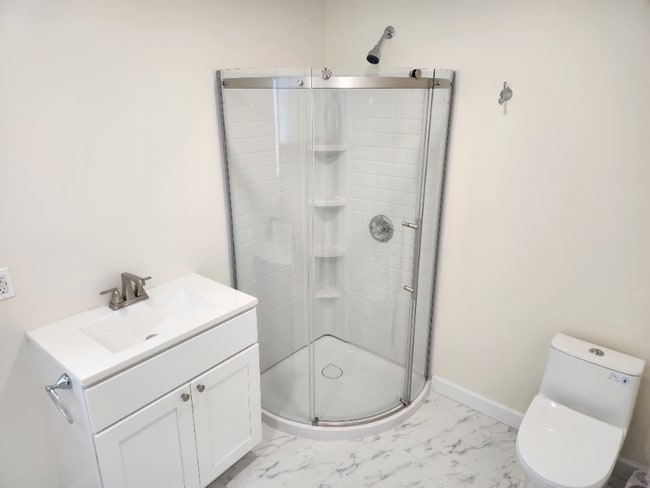 Building Photo - 97 Loomis St