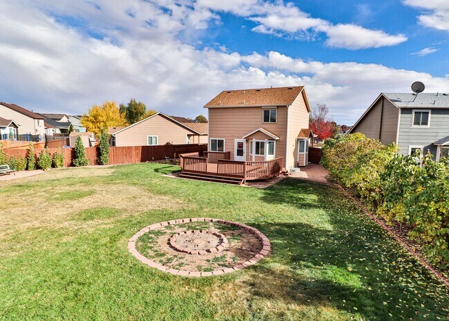 Building Photo - Great 4Bd, 3.5Bth, 2Car w/Amazing view!