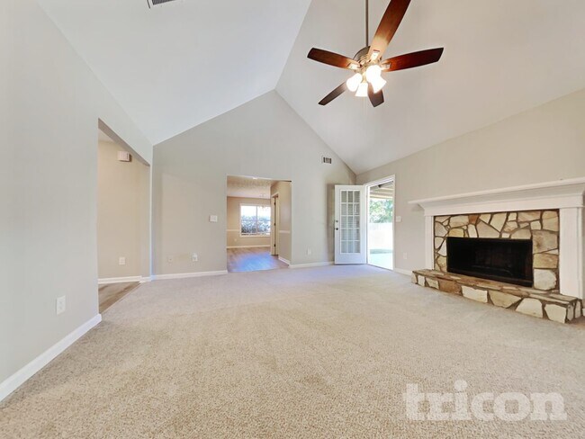 Foto del edificio - 523 Ashton Manor Dr