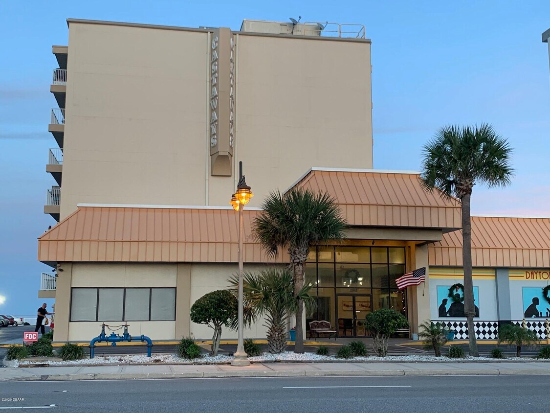Foto principal - 2043 S Atlantic Ave