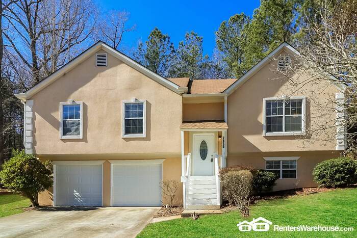 Foto principal - Great Split Entry Home in Douglasville