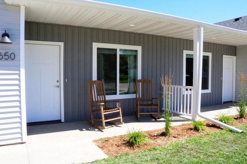 Primary Photo - 6 Reserve Ct