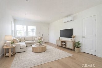 Building Photo - 1065 E Spazier Ave