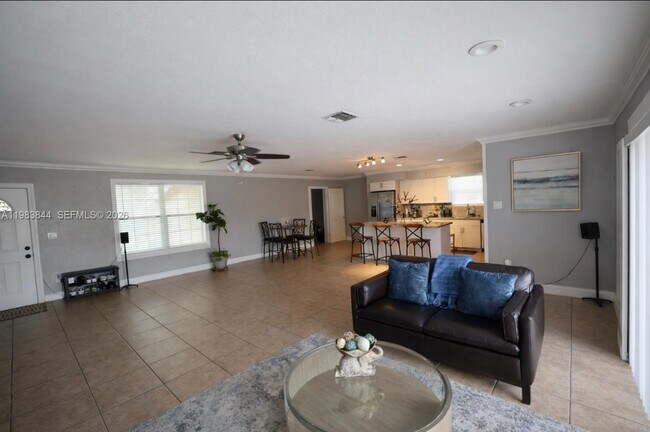 Foto del edificio - 19835 NE 11th Ct