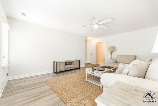 Foto del edificio - 111 Webster Wy