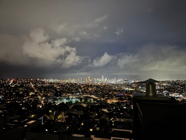 Building Photo - 77 Miguel St