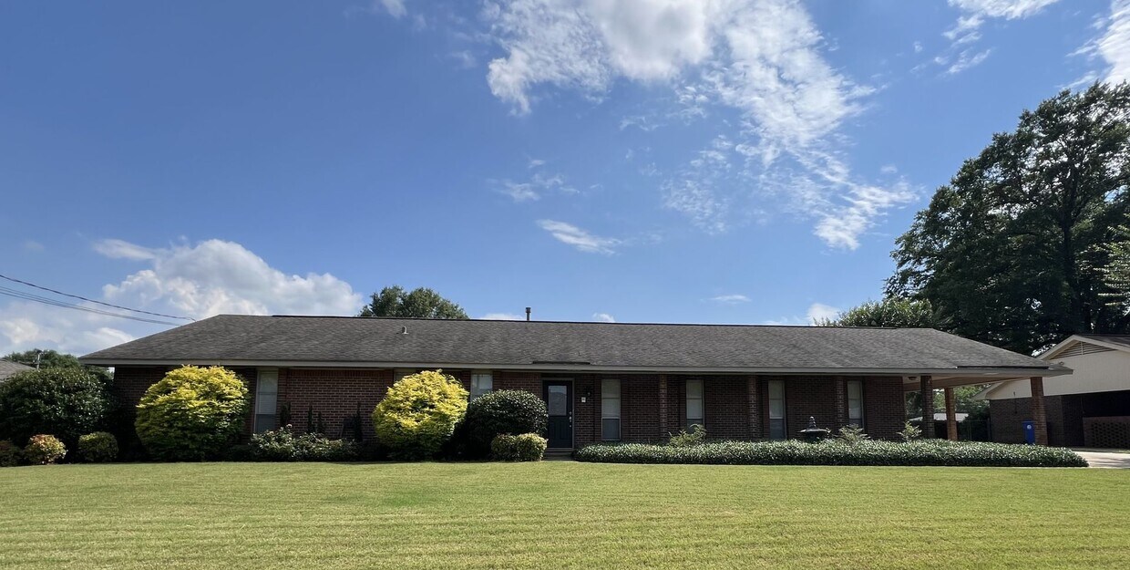 212 Doris St, Prattville, AL 36066 House Rental in Prattville, AL