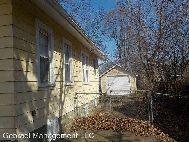 Building Photo - 2 br, 1 bath House - 2546 Paducah St.