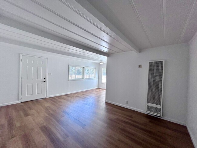 Foto del edificio - 1933 Los Robles Blvd