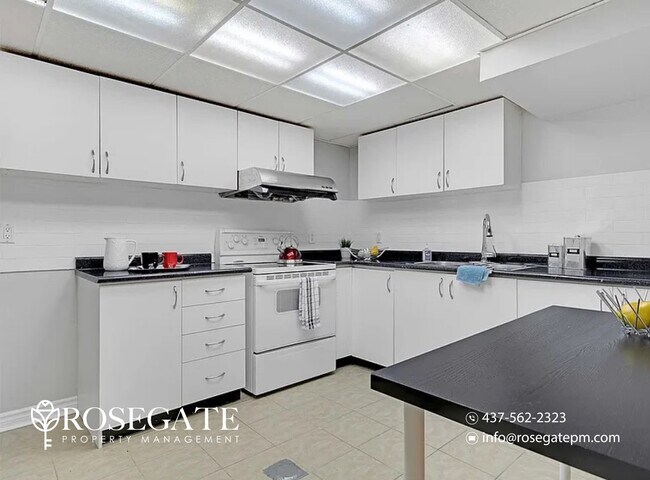Photo du bâtiment - All-Inclusive 1-Bedroom + Den Basement Apartment with Internet – Pickering