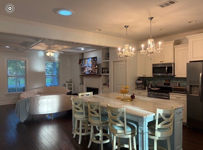 Foto del edificio - 230 Ridgewood Park Dr N