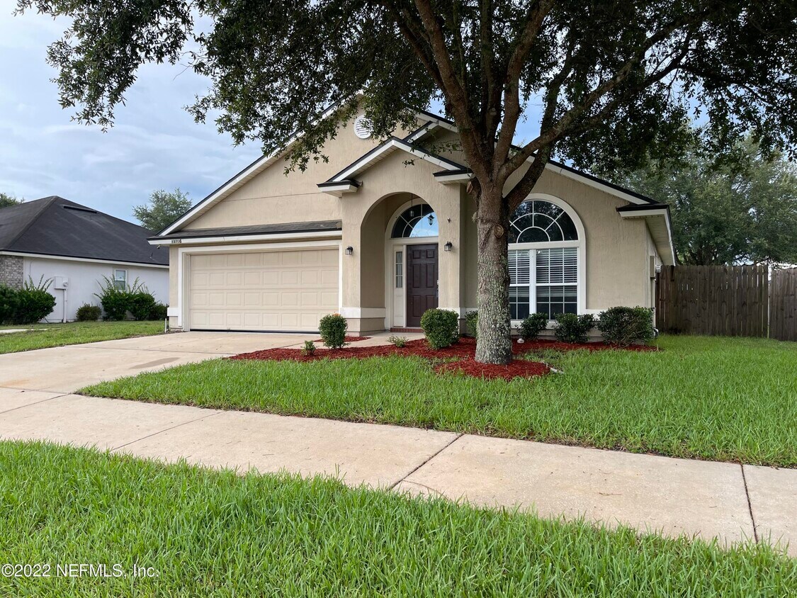 13706 Fish Eagle Dr W, Jacksonville, FL 32226 House Rental in