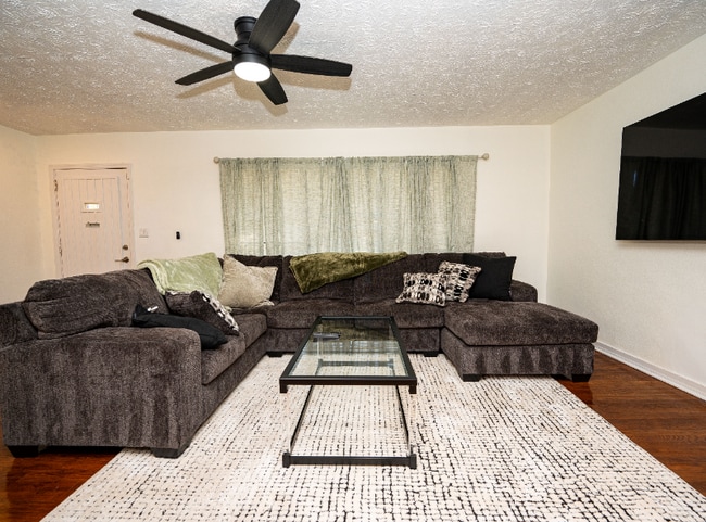 Building Photo - 2339 Broward Rd