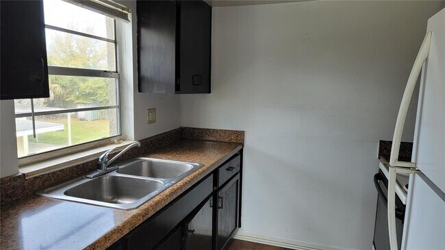 Building Photo - 4227 Parkside Dr