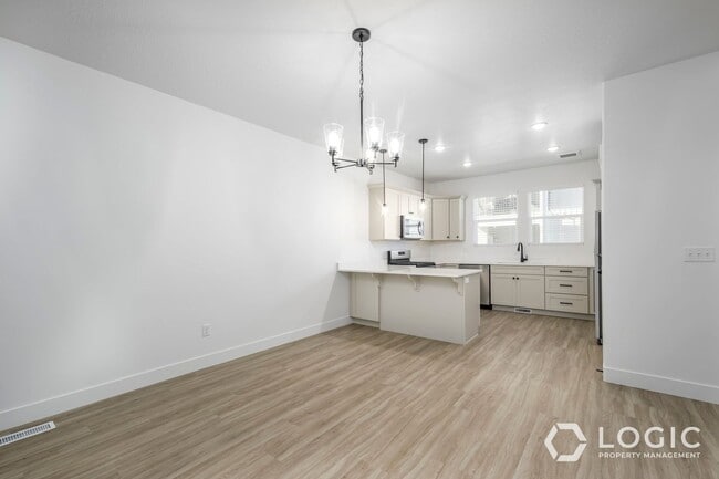 Building Photo - Brand New Townhome in Lehi Utah!