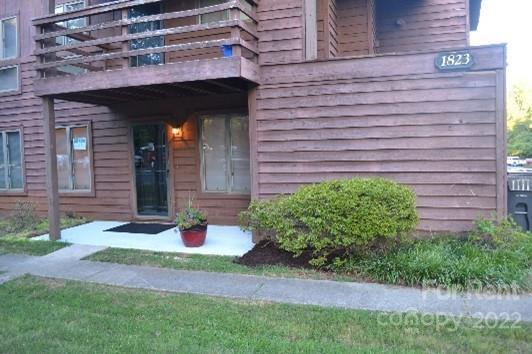 Primary Photo - 1823 J Julian Ln