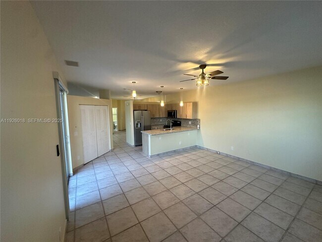 Foto del edificio - 6839 NW 69th Ct