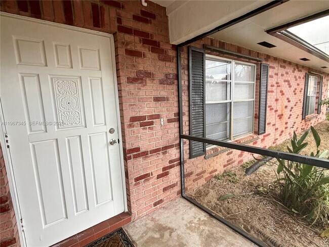 Foto del edificio - 1434 SE Concha St