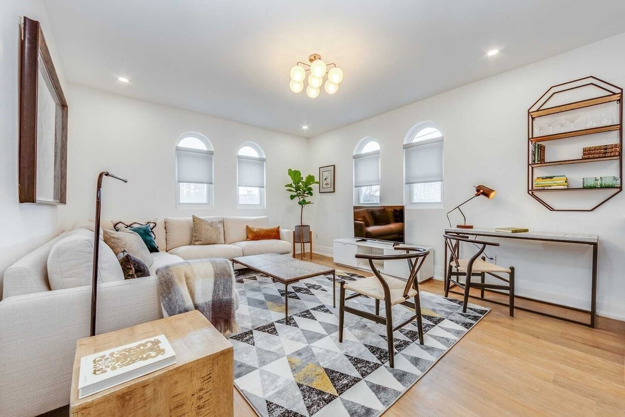 Photo principale - 1340-1340 King St W