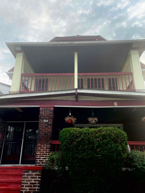 Primary Photo - 896 Parkwood Dr