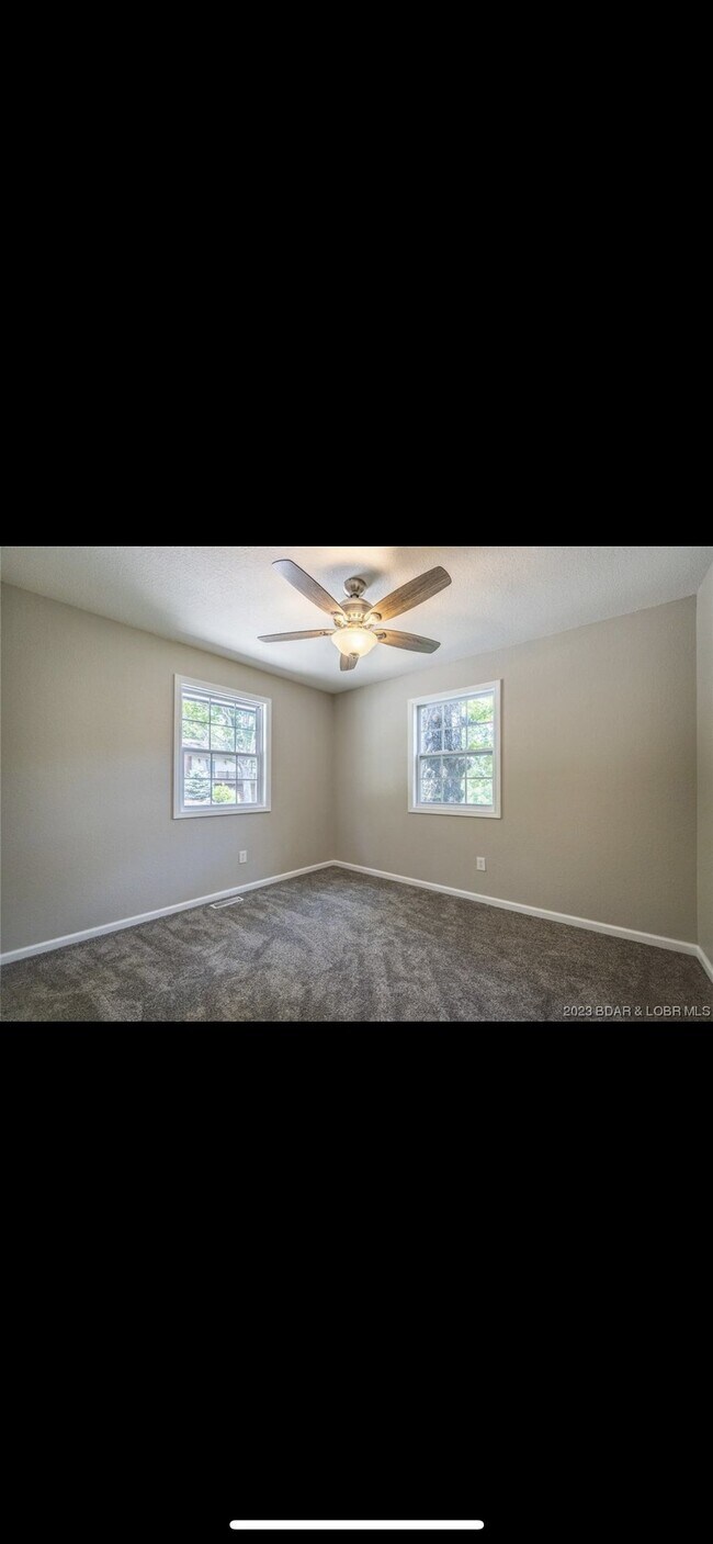 Foto del edificio - 156 Island View Ln