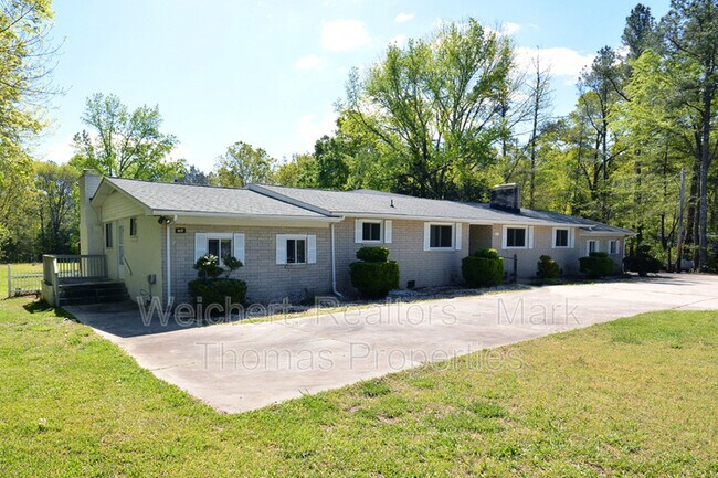 Foto del edificio - 2905 Neville Rd