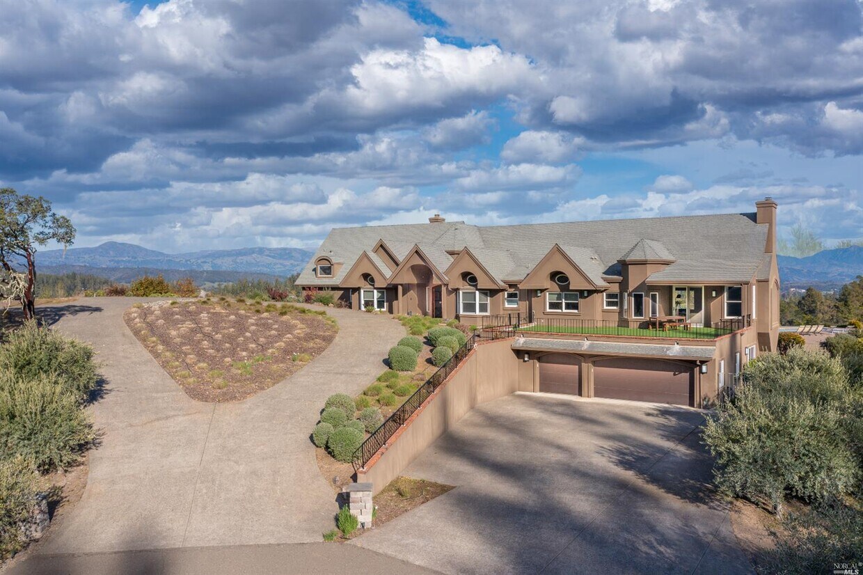 Primary Photo - 2355 W Dry Creek Rd