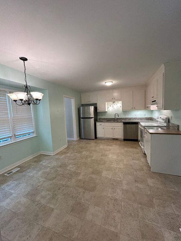 Building Photo - 2612 Tracewood Cir