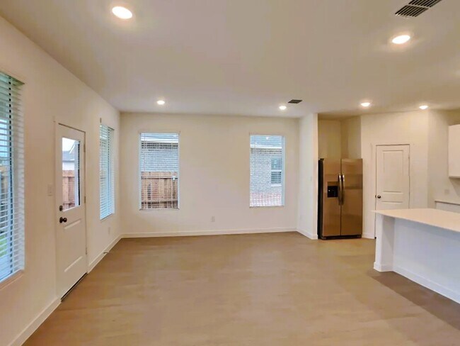 Foto del edificio - 1250 Okeechobee Dr