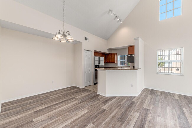 Building Photo - 1647 SE Pomeroy St