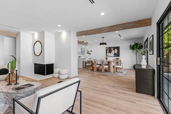 Foto del edificio - 16517 Hartsook St