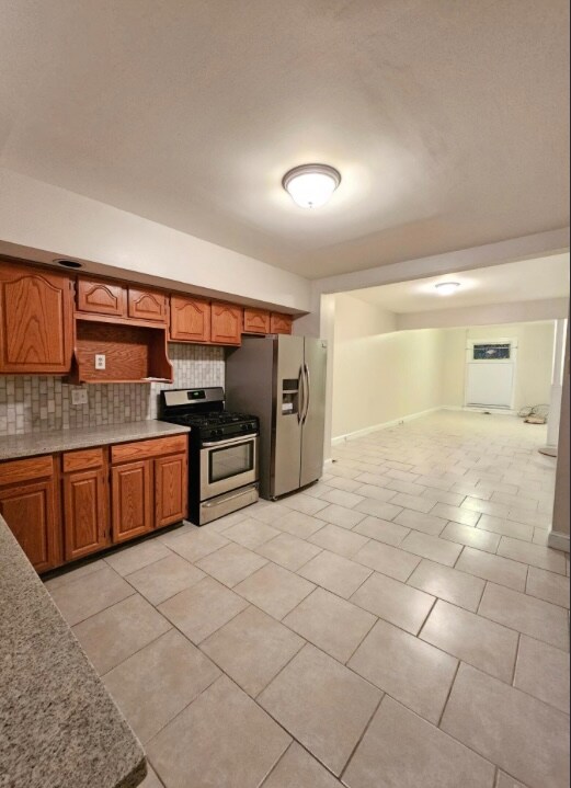 Foto del edificio - 2633 Wilkens Ave