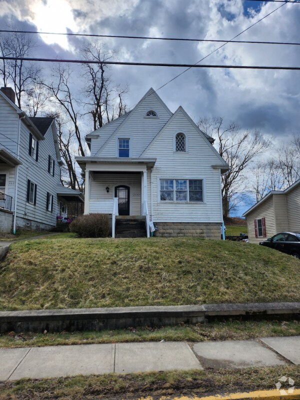 Apartments For Rent in Langeloth PA with Hardwood Floors 1 Rentals