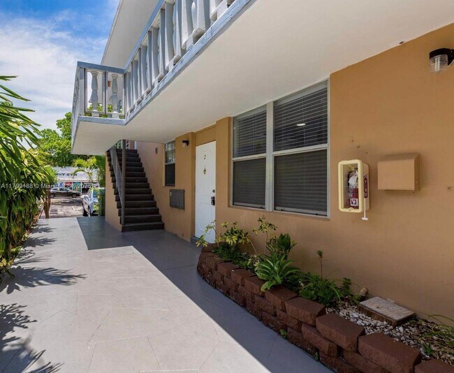 Foto del edificio - 1140 71st St