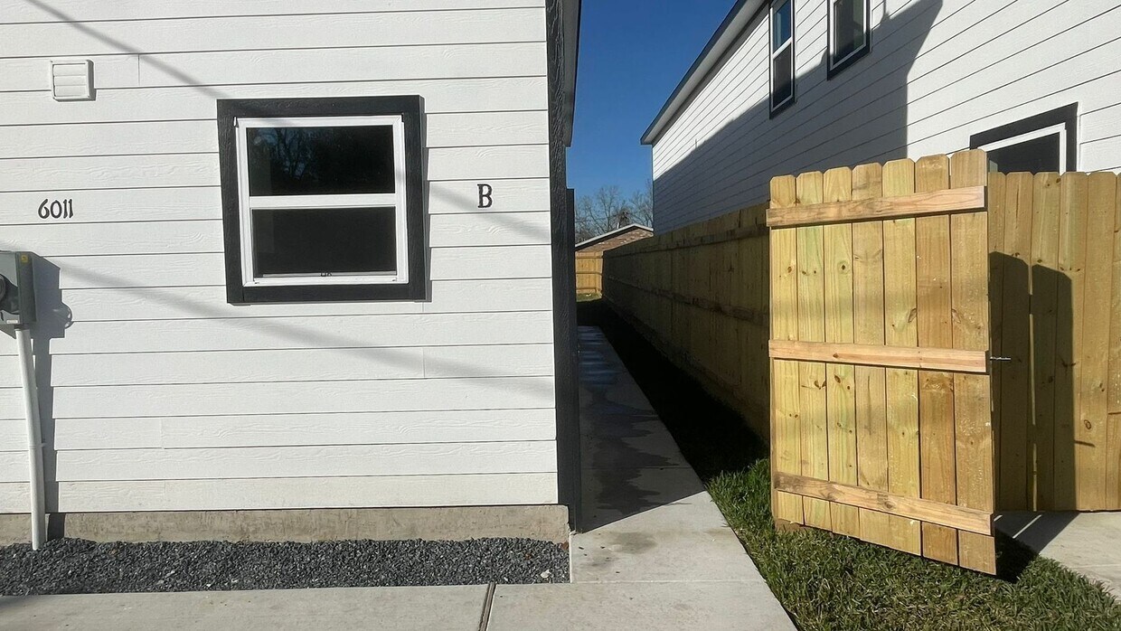 Foto principal - ? Elegant 3-Bed Houston Home with Driveway ?