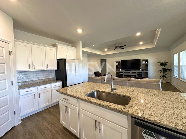 Building Photo - 30858 Semper Dr