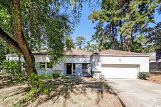 Building Photo - 15470 Carmel Dr Building Photo - 15470 Carmel Dr