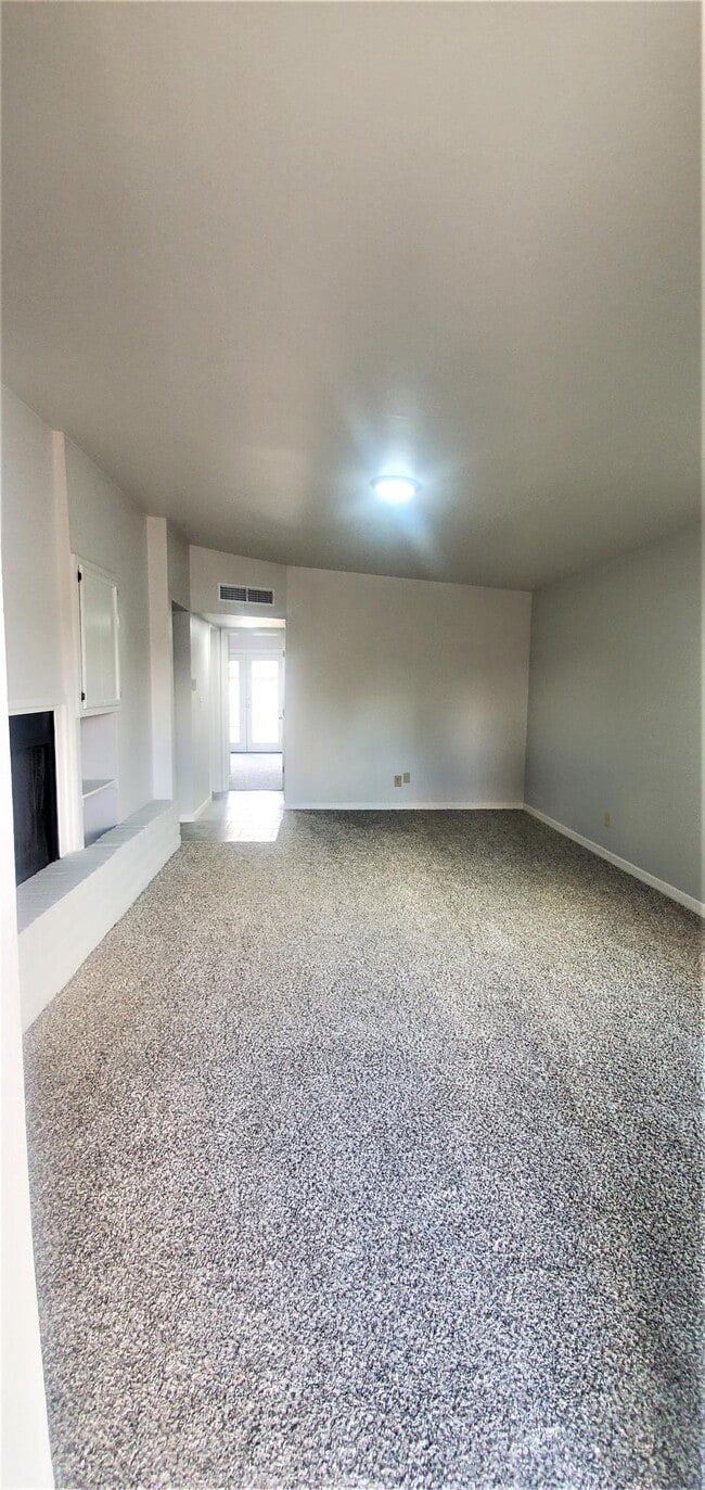 Building Photo - 2909 Beachcomber Dr