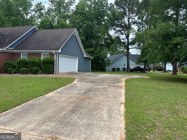 Building Photo - 361 Brickleberry Ridge